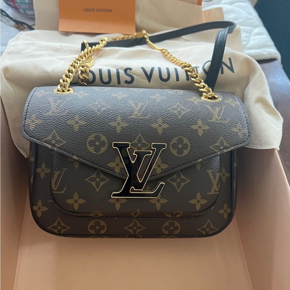 Authentic Louis Vuitton Passy - Picture 1 of 16